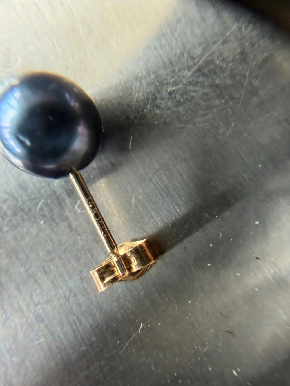 Solid 14K gold stud earrings with natural Black Tahitian (?) pearls - Picture 7 of 8